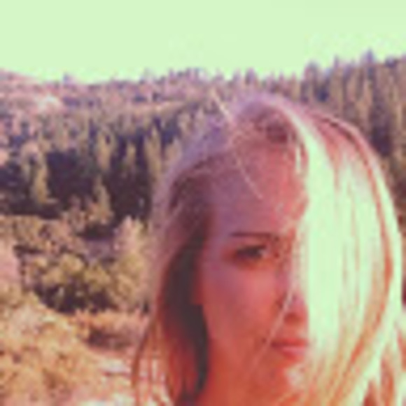 Meet your Posher, Cora - Picture 1 of 1